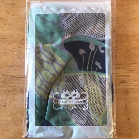 Blue Floral Chiffon Face Mask - Picture 3 of 3